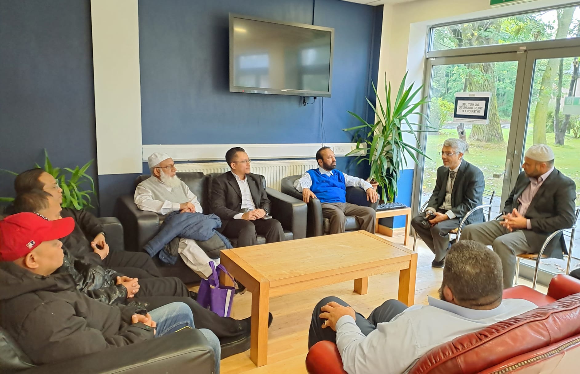 A delegation from the Division of Zakat, University of Technology Mara, Malaysia visited the Islamic Foundation