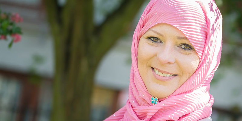 Sister Lauren Booth visits the Islamic Foundation